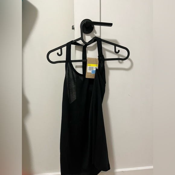 SMALL NIKE running shirt
Tank top
Never worn with tags - Picture 1 of 1